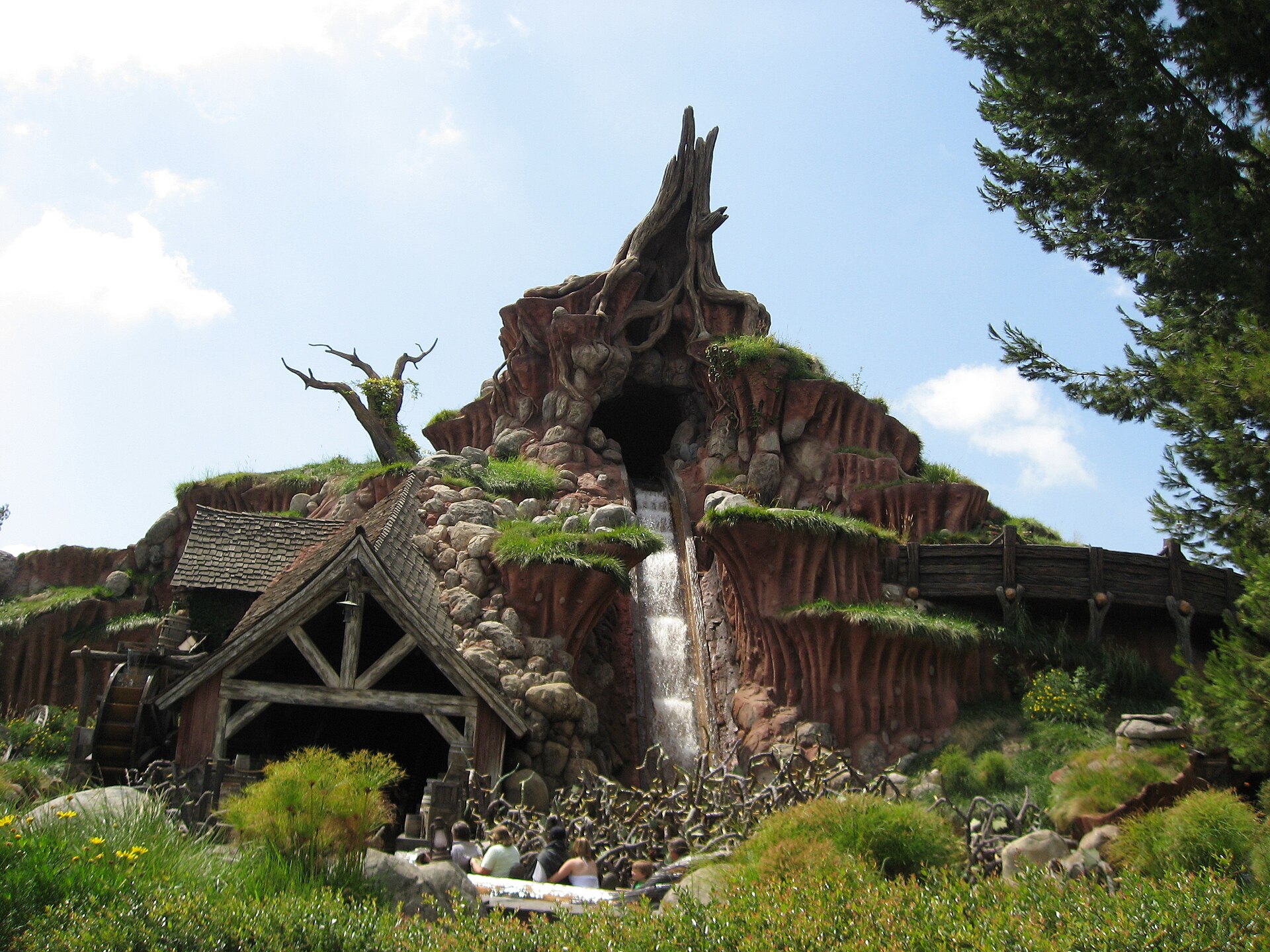 Splash Mountain at Disneyland Park