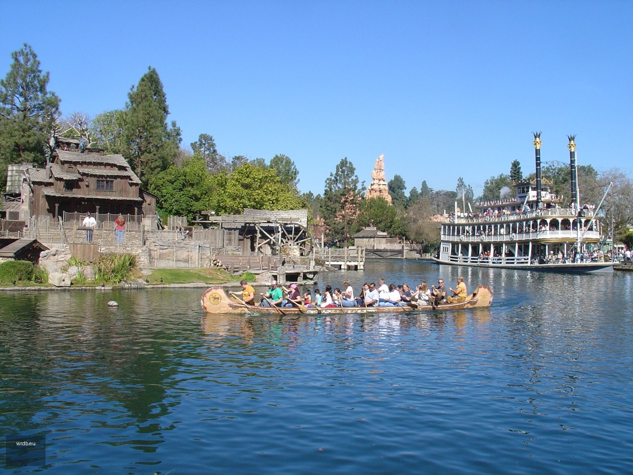 Davy Crockett's Explorer Canoes at Disneyland Park