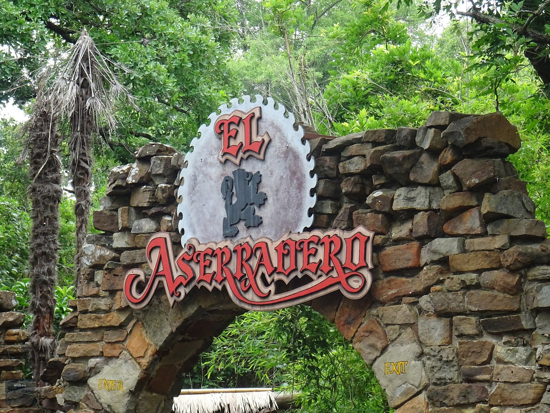 El Aserradero at Six Flags Over Texas