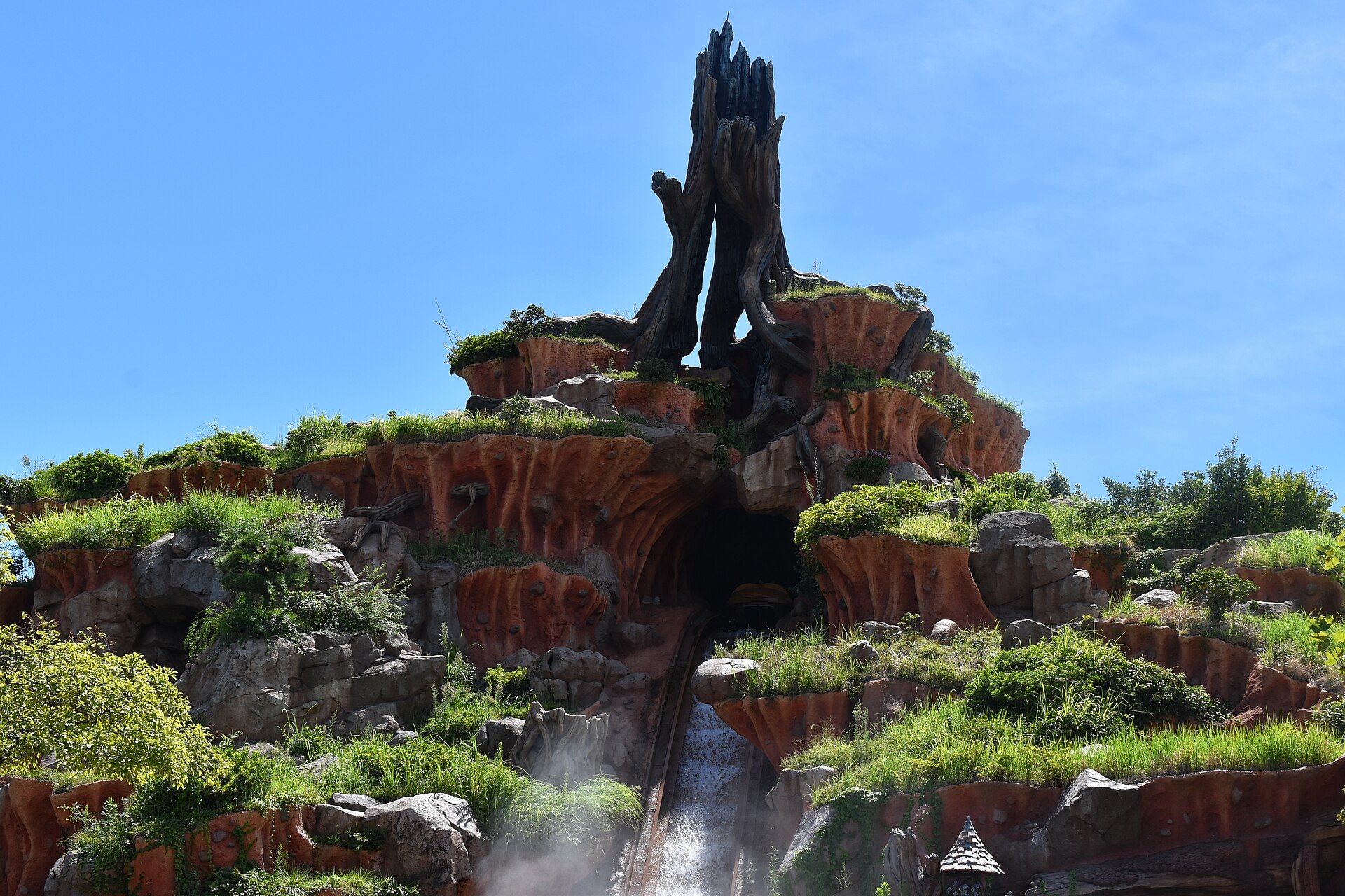 Splash Mountain at Tokyo Disneyland