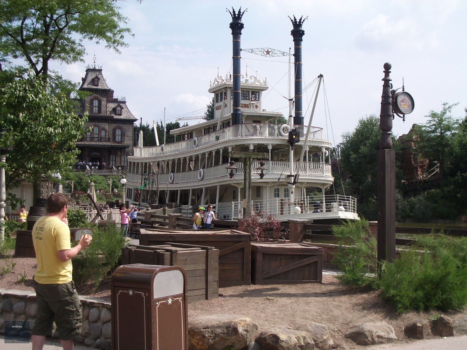 Thunder Mesa Riverboat Landing at Disneyland Paris